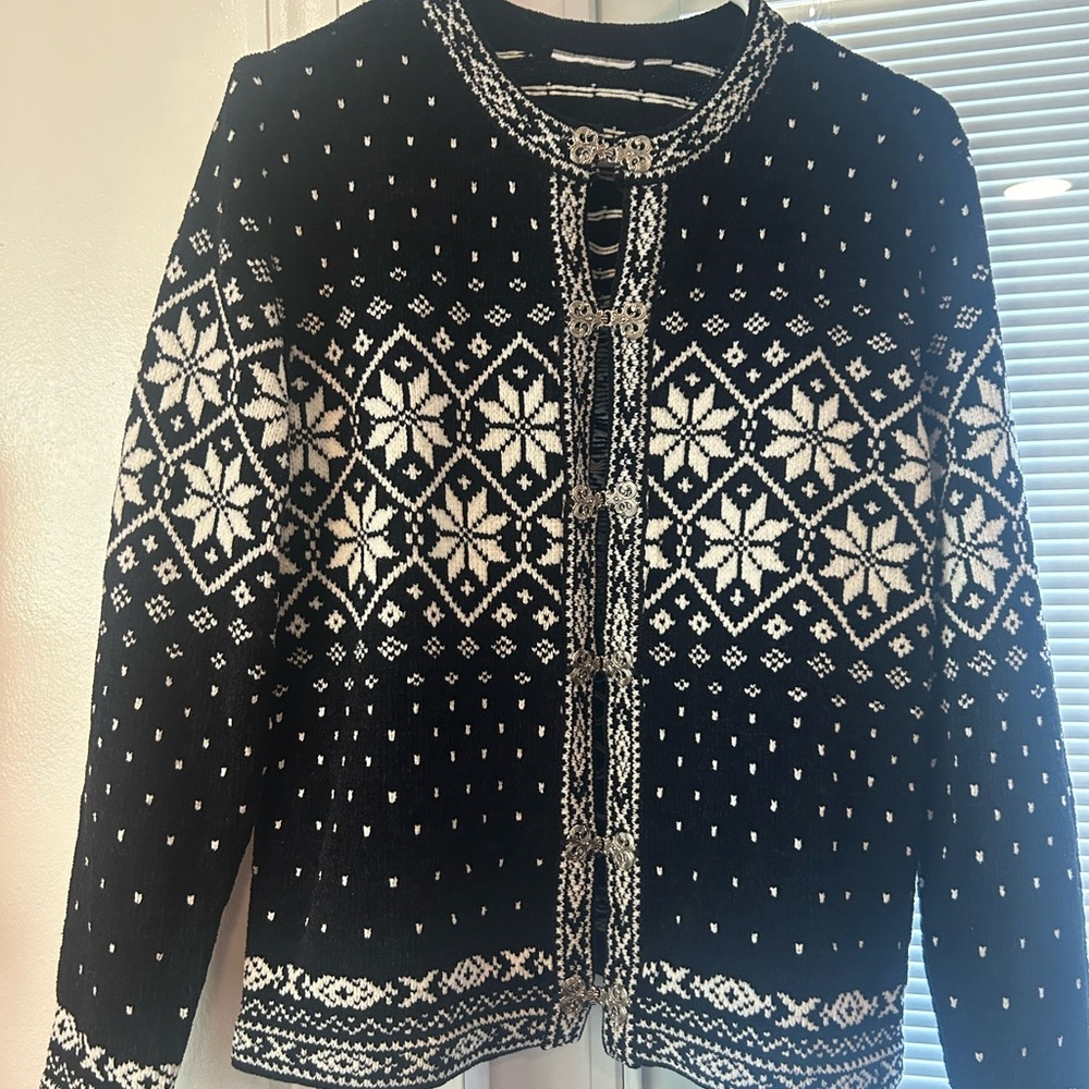 Nice warm coat, short with brooches, black and white with Christmas design